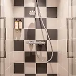 Camille & Hotel