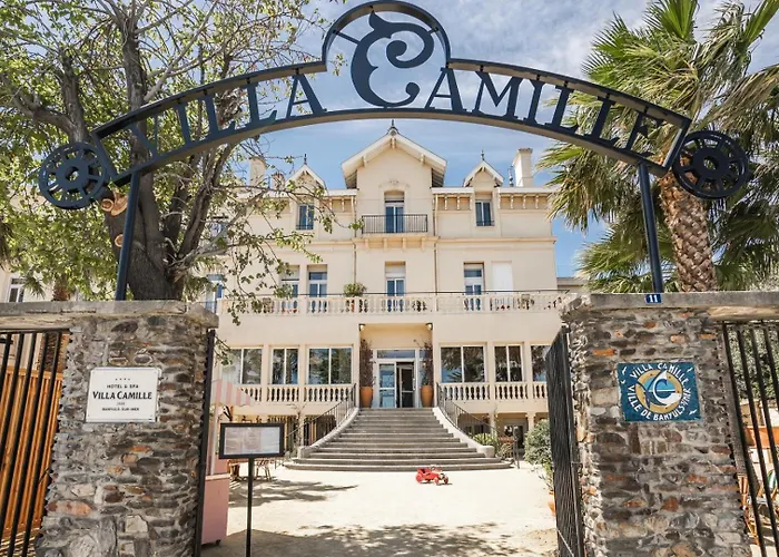 Camille & Отель
